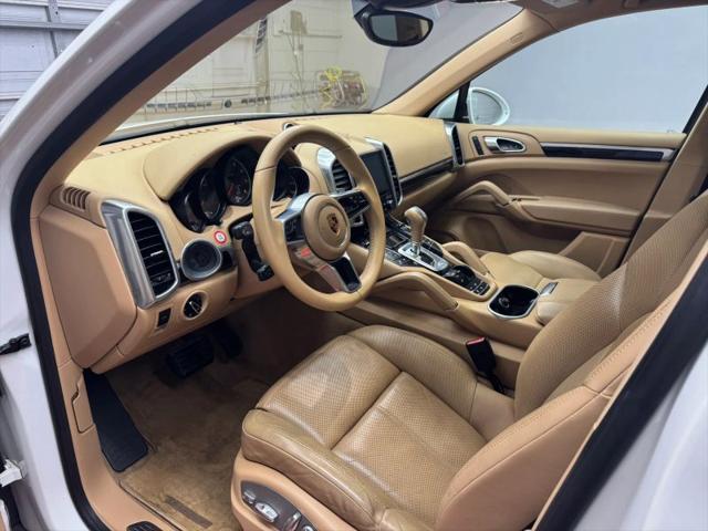 2017 Porsche Cayenne Platinum Edition