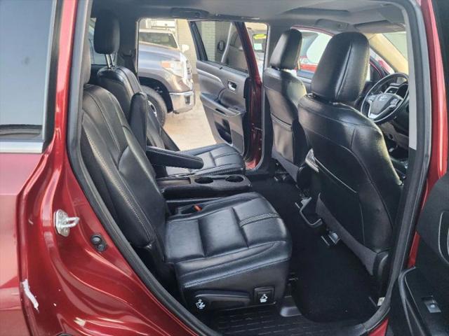 2017 Toyota Highlander SE