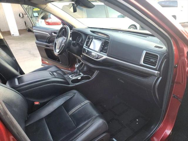 2017 Toyota Highlander SE