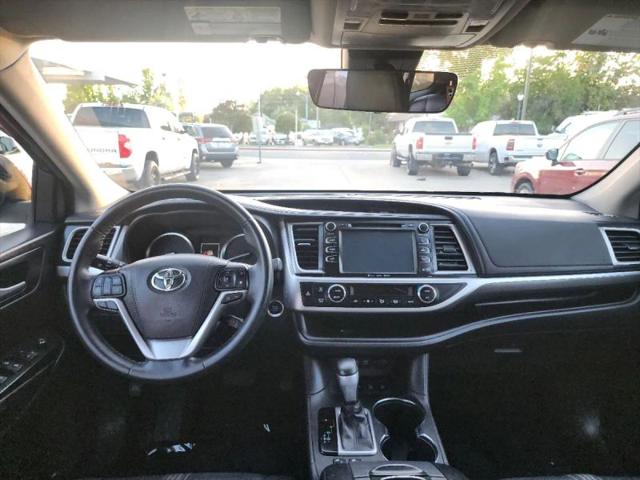 2017 Toyota Highlander SE
