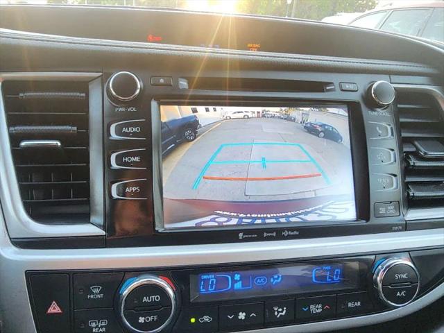 2017 Toyota Highlander SE