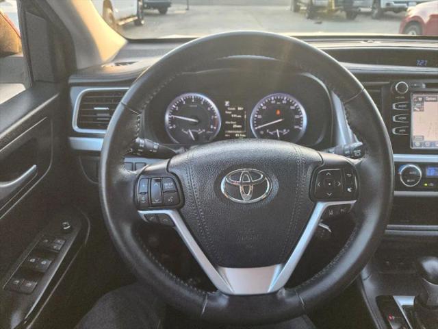 2017 Toyota Highlander SE