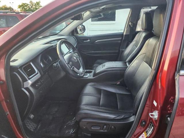 2017 Toyota Highlander SE
