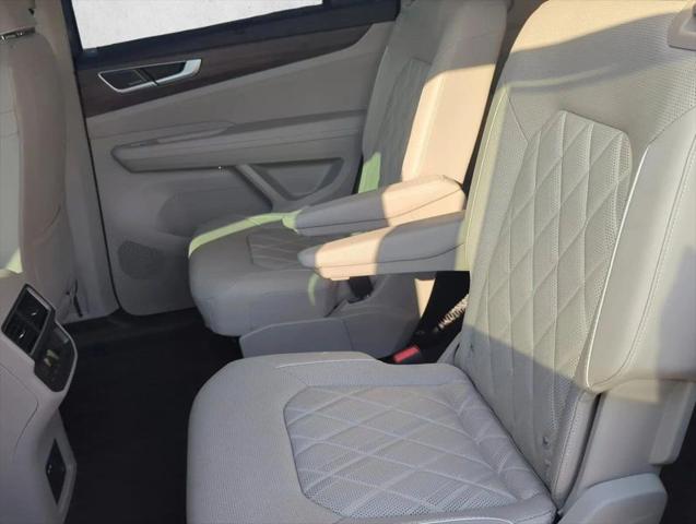 2025 Volkswagen Atlas 2.0T SEL Premium R-Line