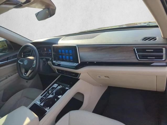 2025 Volkswagen Atlas 2.0T SEL Premium R-Line