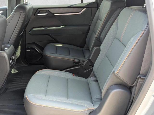 2025 GMC Acadia AWD AT4