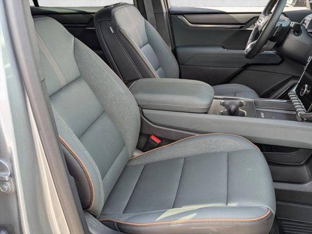 2025 GMC Acadia AWD AT4