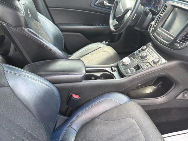 2015 Chrysler 200 S