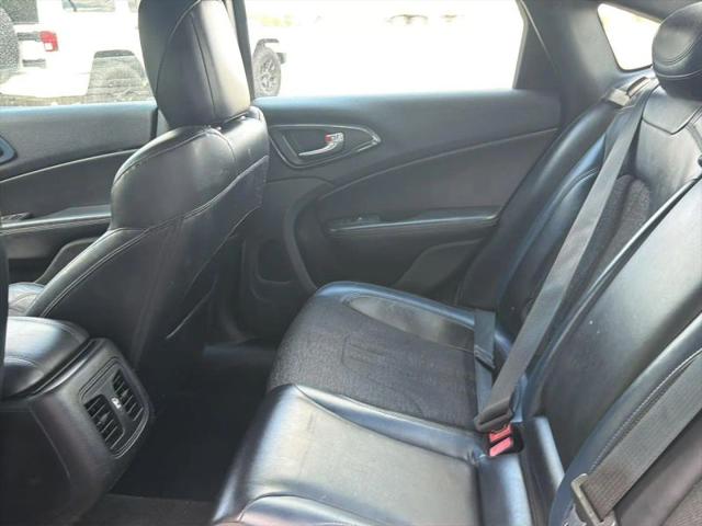 2015 Chrysler 200 S