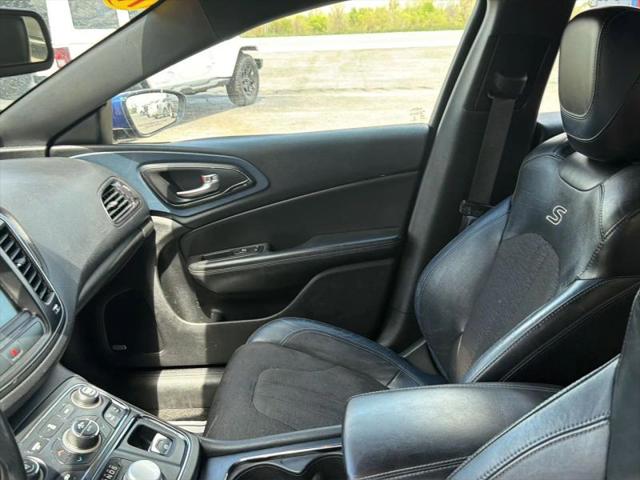 2015 Chrysler 200 S