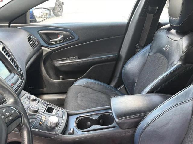 2015 Chrysler 200 S