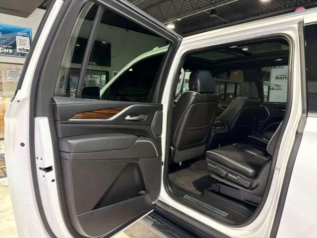 2022 Cadillac Escalade ESV 4WD Premium Luxury