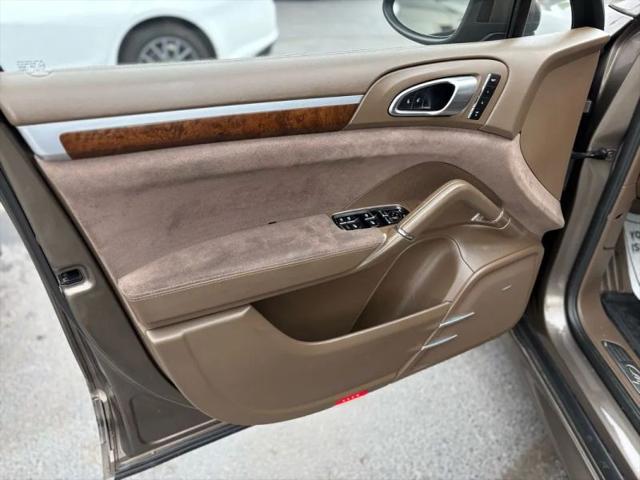 2014 Porsche Cayenne GTS
