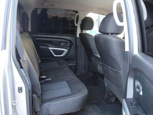 2017 Nissan Titan SV