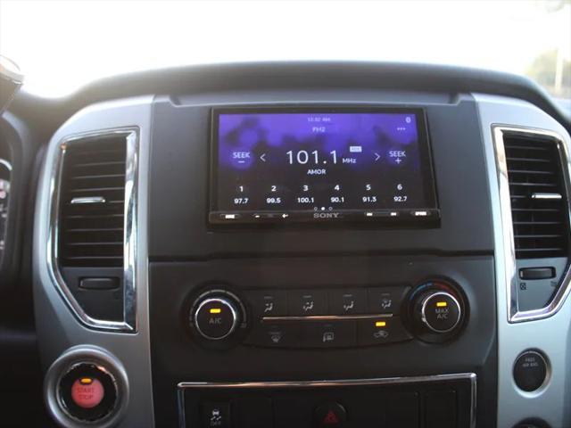 2017 Nissan Titan SV