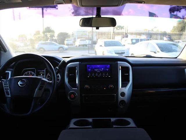 2017 Nissan Titan SV