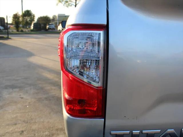 2017 Nissan Titan SV