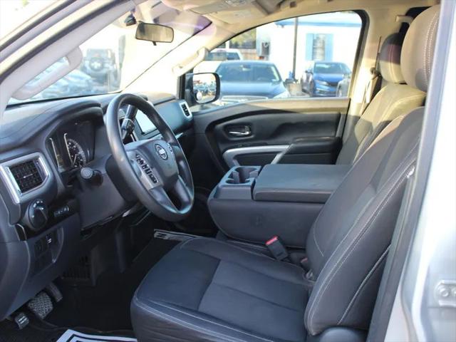2017 Nissan Titan SV
