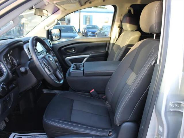 2017 Nissan Titan SV