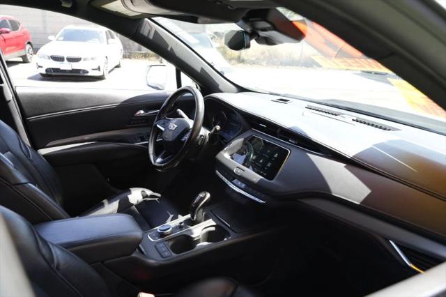 2021 Cadillac XT4 FWD Premium Luxury