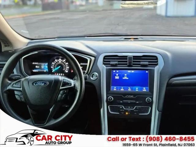 2020 Ford Fusion SE