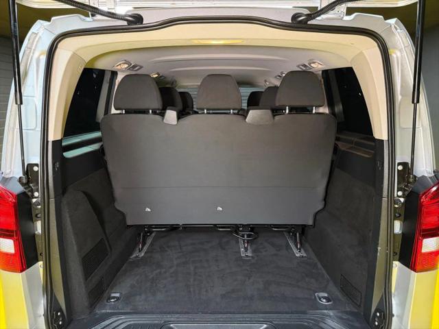 2016 Mercedes-Benz Metris Base