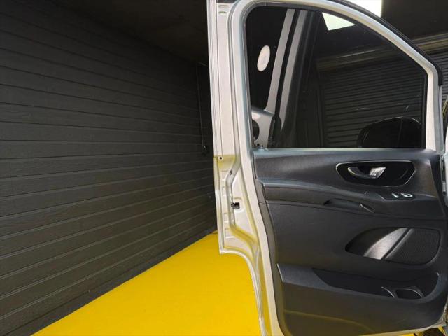 2016 Mercedes-Benz Metris Base