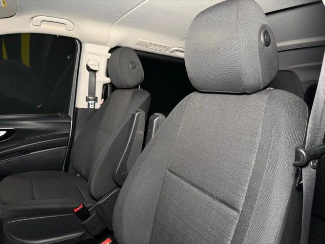 2016 Mercedes-Benz Metris Base