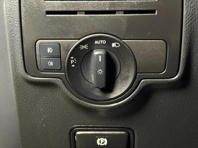 2016 Mercedes-Benz Metris Base