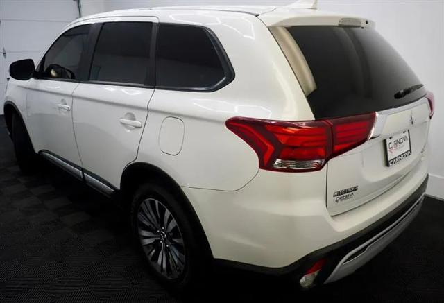 2019 Mitsubishi Outlander SE