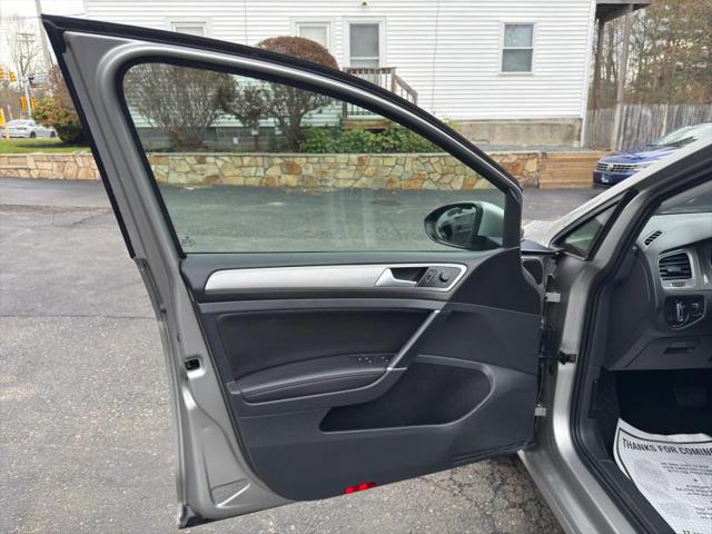 2015 Volkswagen Golf TDI S 4-Door