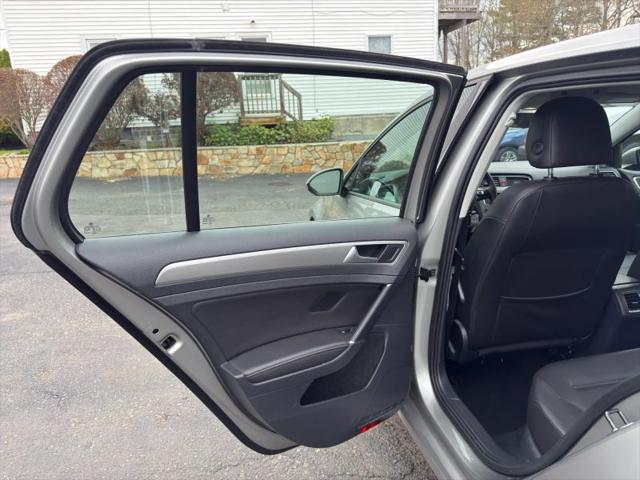 2015 Volkswagen Golf TDI S 4-Door
