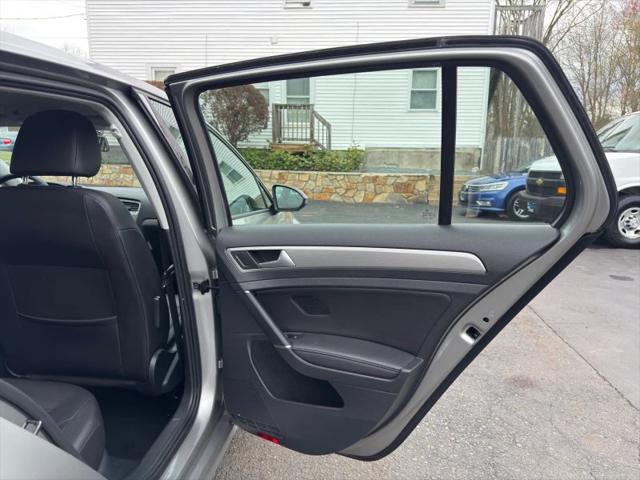 2015 Volkswagen Golf TDI S 4-Door