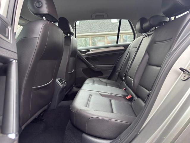 2015 Volkswagen Golf TDI S 4-Door