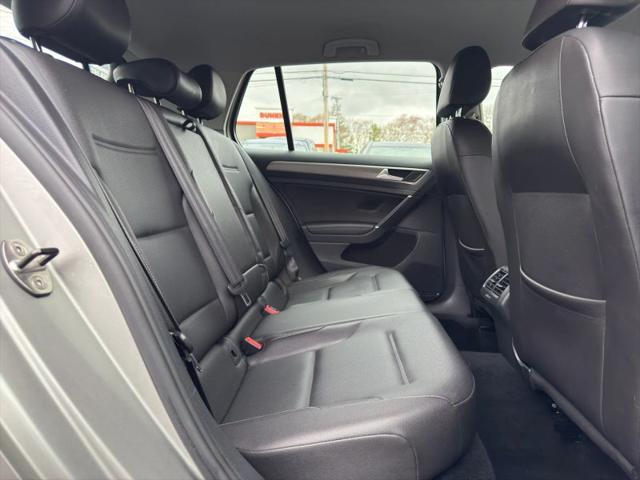 2015 Volkswagen Golf TDI S 4-Door