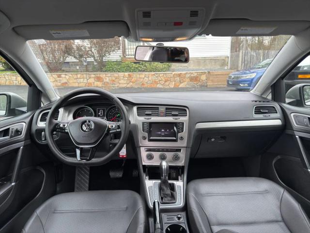 2015 Volkswagen Golf TDI S 4-Door