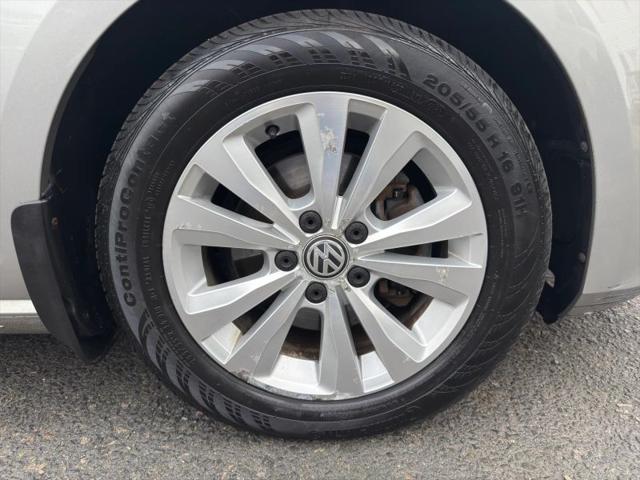 2015 Volkswagen Golf TDI S 4-Door