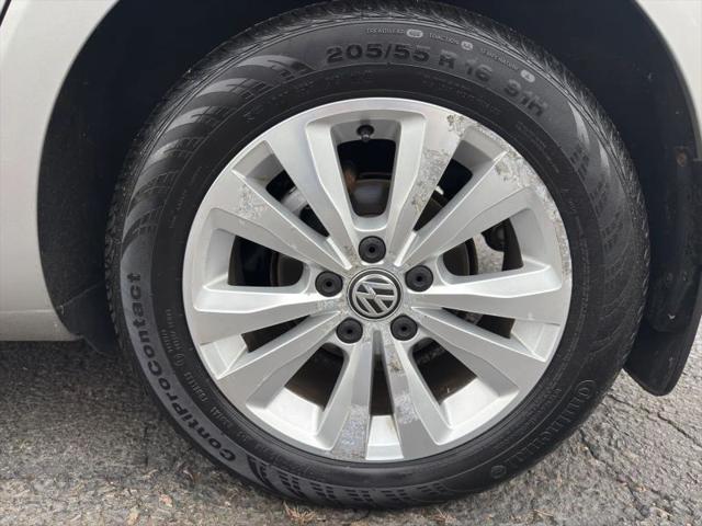 2015 Volkswagen Golf TDI S 4-Door