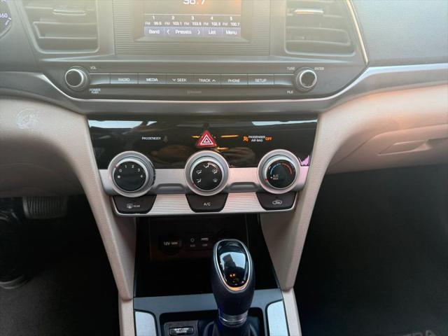 2019 Hyundai Elantra SE