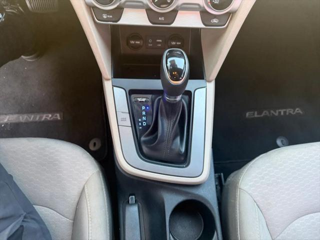 2019 Hyundai Elantra SE