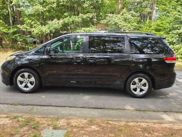 2011 Toyota Sienna LE V6