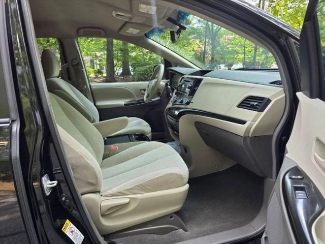2011 Toyota Sienna LE V6