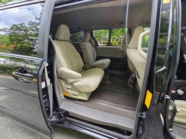 2011 Toyota Sienna LE V6
