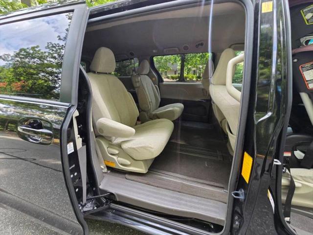 2011 Toyota Sienna LE V6