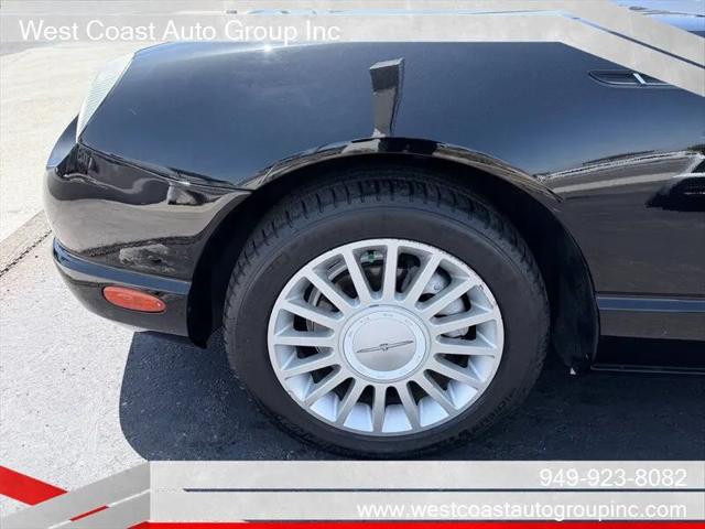 2004 Ford Thunderbird Base