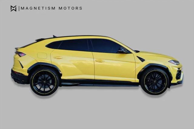 2021 Lamborghini Urus Pearl Capsule
