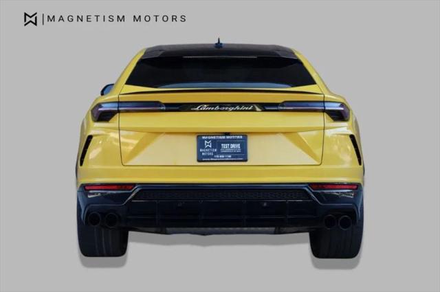 2021 Lamborghini Urus Pearl Capsule