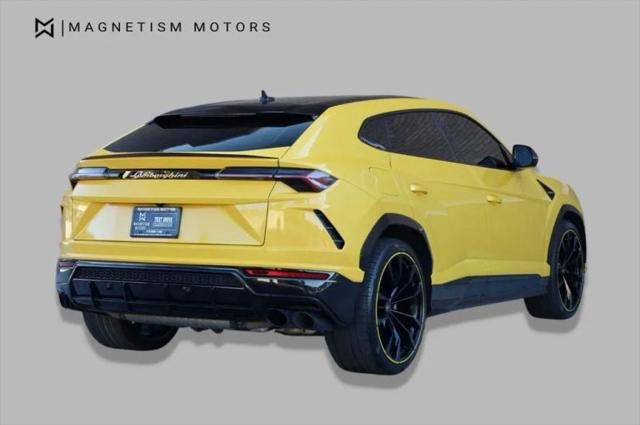 2021 Lamborghini Urus Pearl Capsule