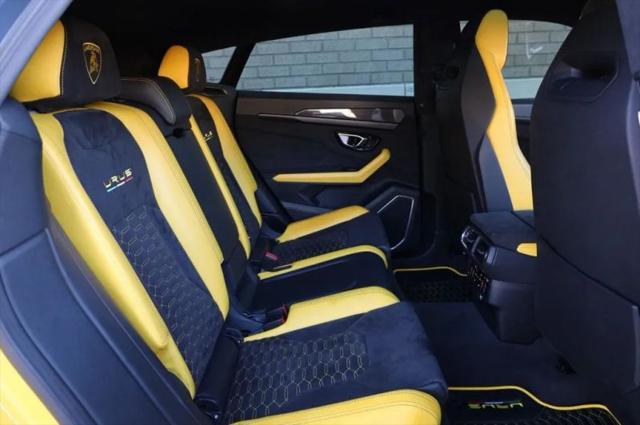 2021 Lamborghini Urus Pearl Capsule