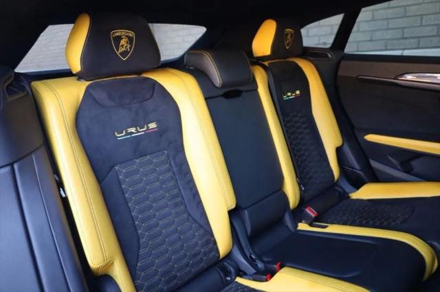 2021 Lamborghini Urus Pearl Capsule